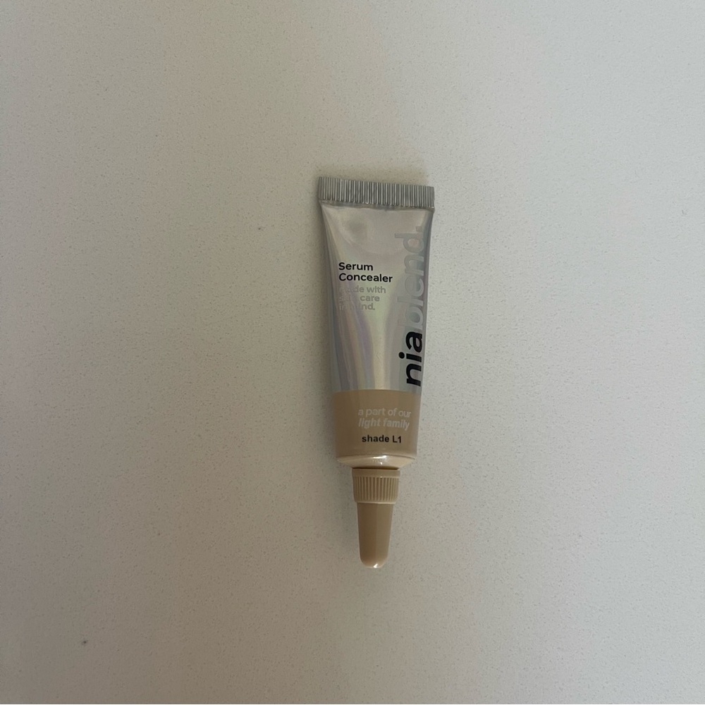 Toy Factory Nia Blend Serum Concealer - Shade L1